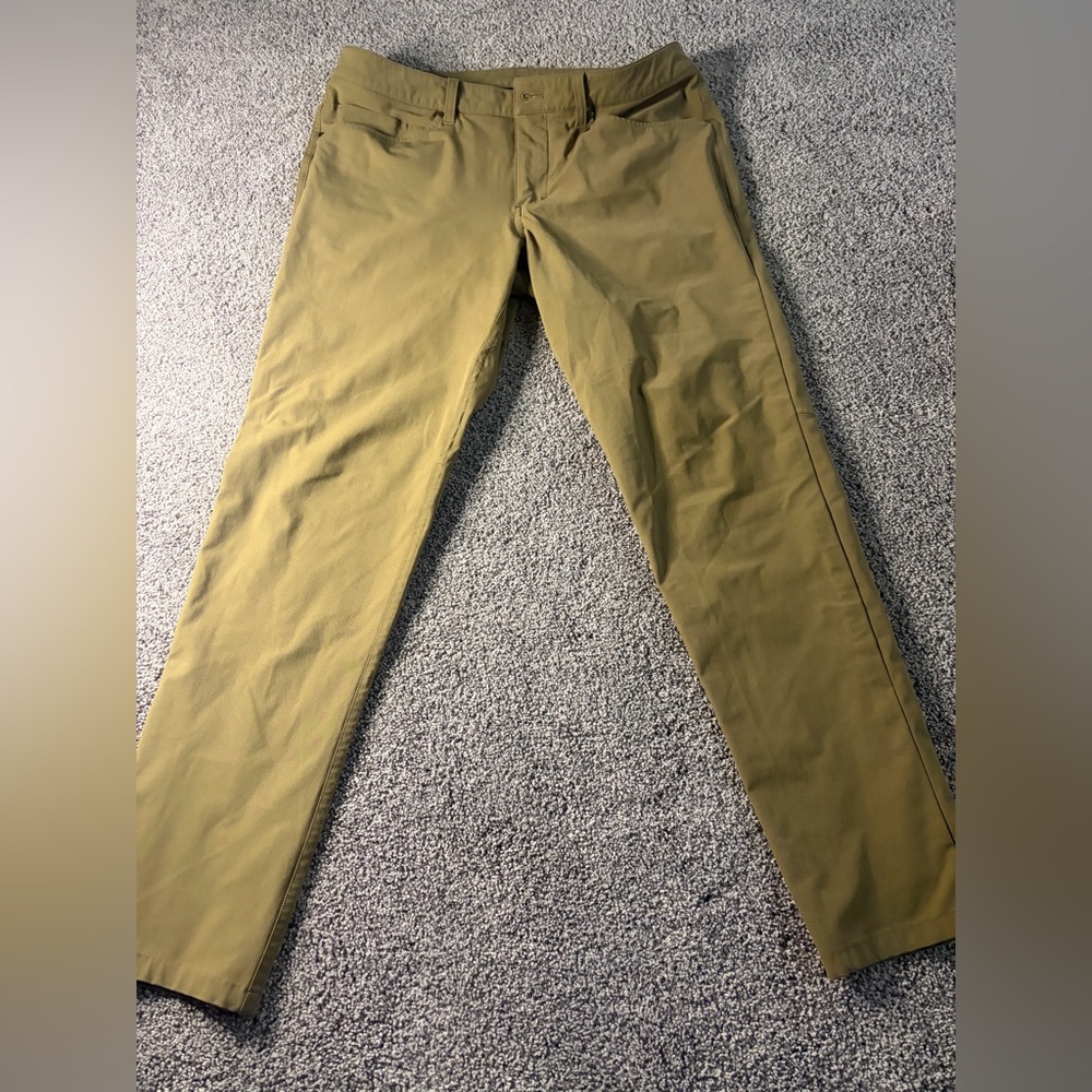 Lululemon ABC Pocket Pants – Size 33 Khaki Performance Pants